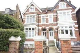 2 bedroom Flat for s...